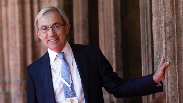 Premio Nobel de Economía advierte a jóvenes sobre estudios en ciencia, tecnología, ingeniería y matemáticas