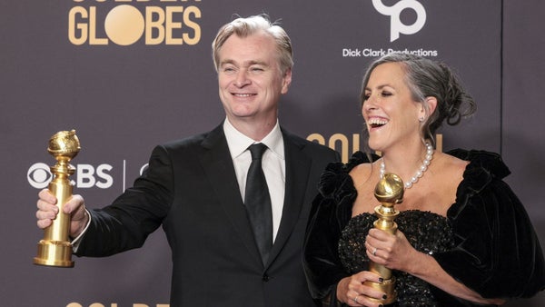 Christopher Nolan se lleva su primer Globo de Oro y rinde homenaje a Heath Ledger