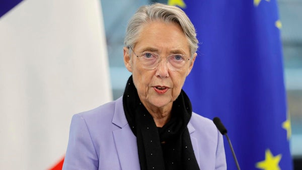 Dimite la primera ministra de Francia