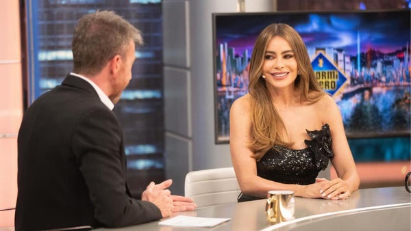 Así se defendió Sofía Vergara en entrevista con presentador español: “¿Es que tú tienes mejor inglés que yo?” “¿Cuántas nominaciones al Emmy tienes?