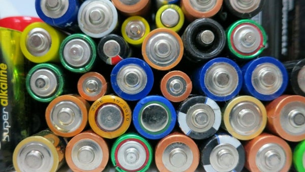 Microsoft descubre material 'desconocido' para reemplazar baterías de litio utilizando IA