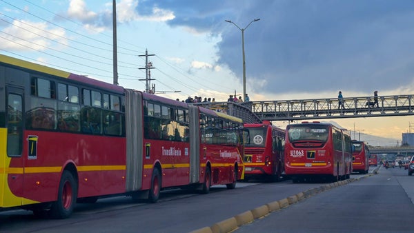 Problema de abastecimiento de combustible para Transmilenio por paro de transportadores