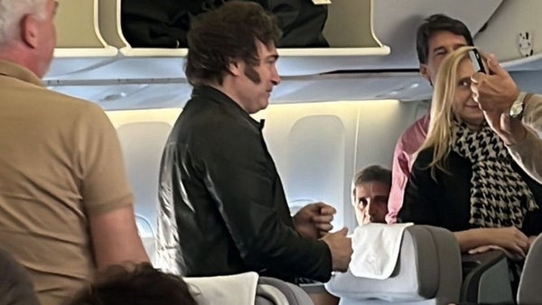 Milei ha ahorrado 360.000 euros viajando en vuelo regular al foro de Davos Milei ha ahorrado 360.000 euros viajando en vuelo regular al foro de Davos