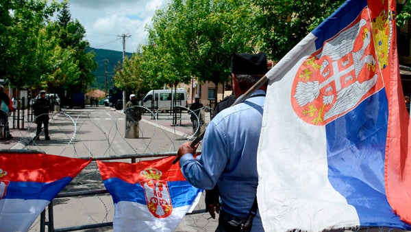 Bruselas pide diálogo político en Serbia