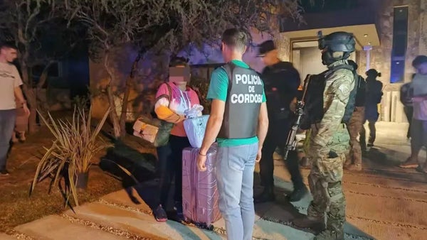 Capturan en Argentina la esposa y los hijos del narcotraficante "Fito" Macías