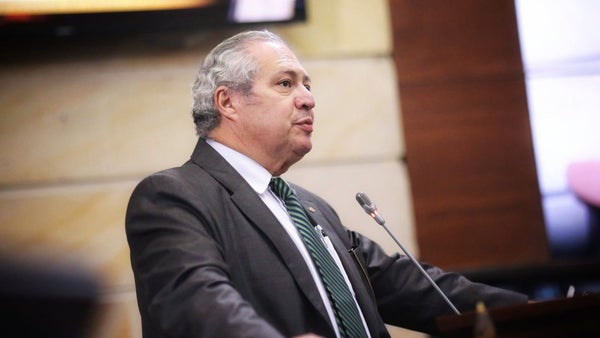 "Constituyente es un cínico disfraz para la relección presidencial": Iván Name arremete contra Gustavo Petro