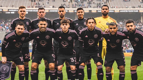 El 'Tata' Martino repite con Messi-Suárez en el 11 para el amistoso con el Dallas