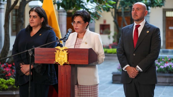 Gobierno de Noboa siente el respaldo de EE.UU. con llegada de altos funcionarios a Ecuador