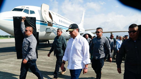 Petro llega a Tumaco después de retraso en Bogotá