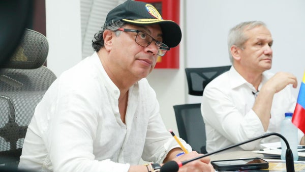 Presidente Petro cuestiona las suspensiones de altos funcionarios de su Gobierno