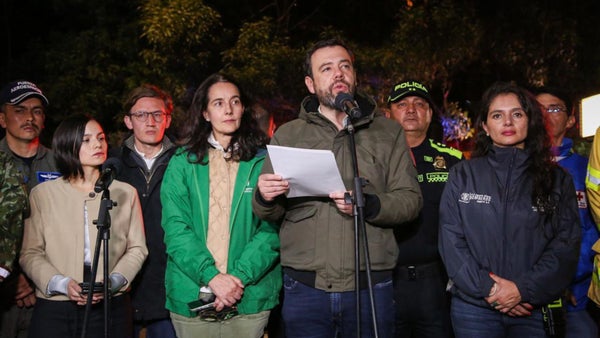 Pico y placa hasta el sábado y alerta zonal por calidad del aire en Bogotá Pico y placa hasta el sábado y alerta zonal por calidad del aire en Bogotá