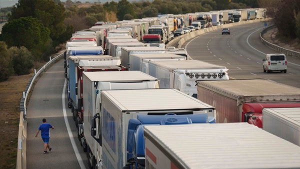 Las autoridades francesas protegerán los accesos a París contra las protestas agrícolas Las autoridades francesas protegerán los accesos a París contra las protestas agrícolas
