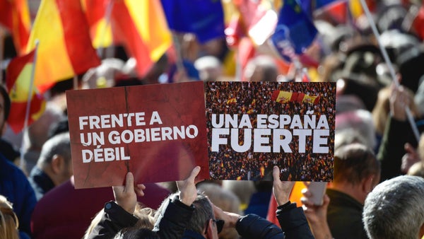Miles de personas protestan en Madrid contra la amnistía a los independentistas catalanes