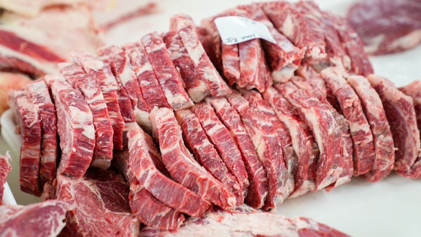 Intermediarios ociosos y especuladores: culpables del alto el precio de la carne Intermediarios ociosos y especuladores: culpables del alto el precio de la carne