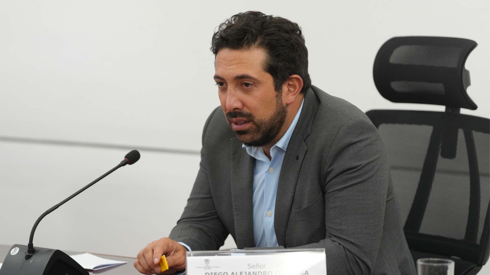 Diego Guevara// Ministro de Hacienda// recorte//presupuesto//impuestos// economía// congreso// Revista Alternativa// Noticias Caracol// Noticias RCN// RCN Radio// La FM// Blu Radio// W Radio// Caracol Radio// Red Más Noticias// Revista Semana// Infobae// La Silla Vacía// La Razón// Las 2 Orillas//