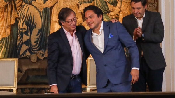 Gustavo Petro acepta renuncia del director de Colombia Compra Eficiente