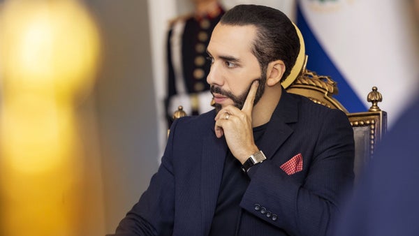 Bukele, un controvertido líder político que suscita adhesiones y rechazos en Latinoamérica