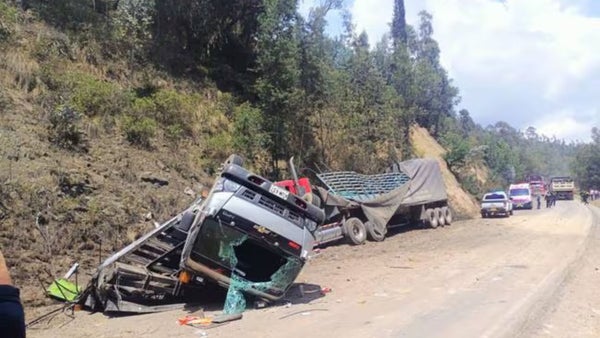 Choque múltiple en la vía Bogotá - Ubaté deja dos personas fallecidas Choque múltiple en la vía Bogotá - Ubaté deja dos personas fallecidas