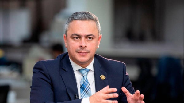 Intento de robo al excomisionado Juan Camilo Restrepo, deja un hombre muerto