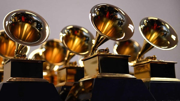 Peso Pluma se estrena y Rubén Blades alarga su legado en los Grammy