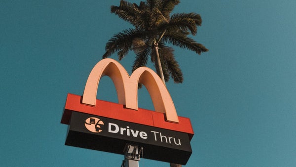 McDonald's gana 8.468,8 millones de dólares en 2023, un 37 % más McDonald's gana 8.468,8 millones de dólares en 2023, un 37 % más