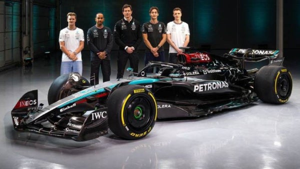 Mercedes presenta su nuevo monoplaza 'W15' con miras a la temporada de F1