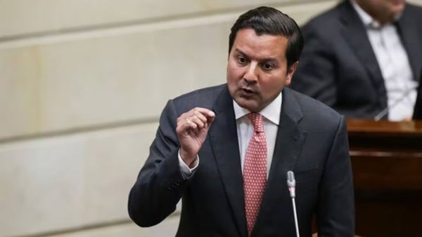 Senador propone agendar de manera inmediata la moción de censura a Mindeporte