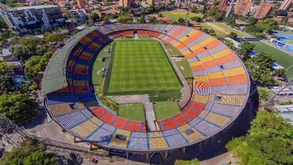 Emiten boletín de sanciones por quema de sillas en el Atanasio