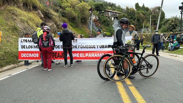 Protesta y cierre en vía a La Calera por posible construcción de peaje en Choachí