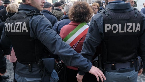 Cuatro detenidos tras asesinar a una madre y 2 hijos en un 'exorcismo' en el sur de Italia