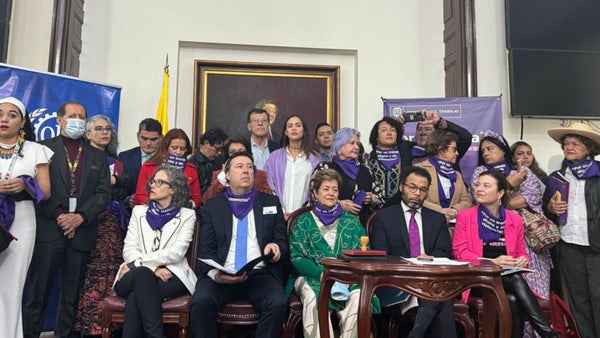 Radican proyecto para ratificar convenio de la OIT contra el acoso laboral Radican proyecto para ratificar convenio de la OIT contra el acoso laboral