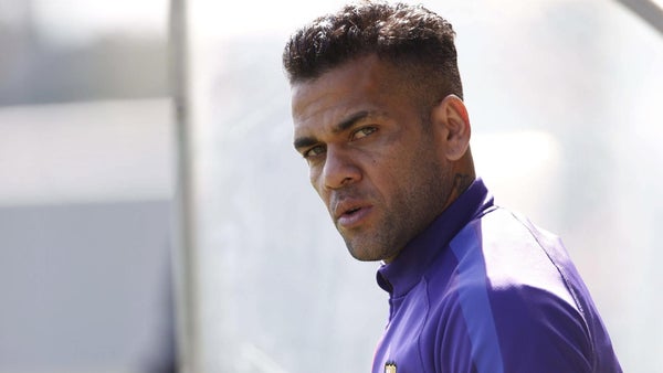 Gobierno de Brasil considera "blanda" la condena a Dani Alves por violar a una mujer