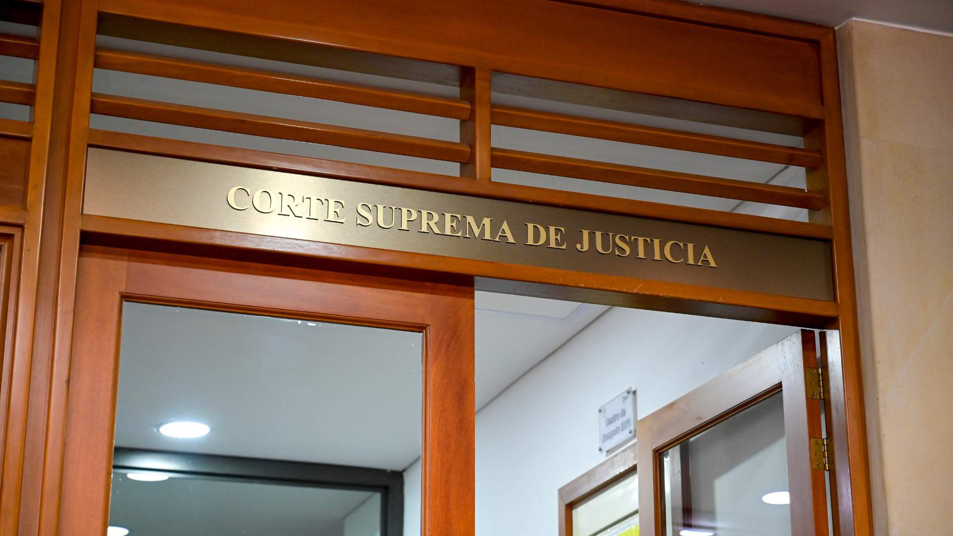 Corte Suprema de Justicia// condena// Revista Alternativa// Noticias Caracol// Noticias RCN// RCN Radio// La FM// Blu Radio// W Radio// Caracol Radio// Red Más Noticias// Revista Semana// Infobae// La Silla Vacía// La Razón// Las 2 Orillas//