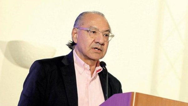 Exembajador de EE.UU. Víctor Rocha se declarará culpable de cargos de espionaje para Cuba