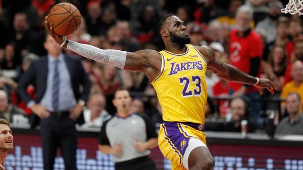 LeBron James a punto de hacer historia en la NBA LeBron James a punto de hacer historia en la NBA