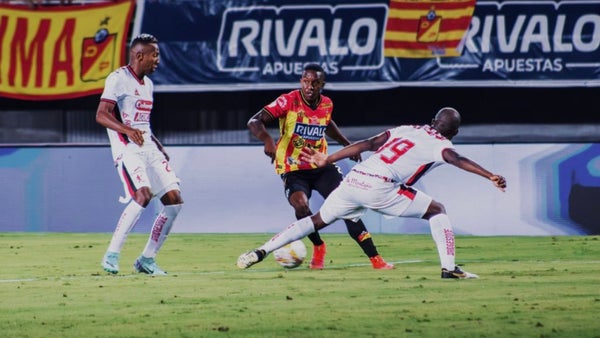 El 'diablo' se hunde: América pierde sin demostrar un estilo de juego claro El 'diablo' se hunde: América pierde sin demostrar un estilo de juego claro