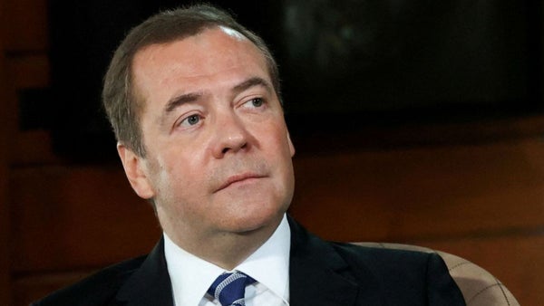 Expresidente ruso Medvédev dice que Biden es una "vergüenza" para Estados Unidos