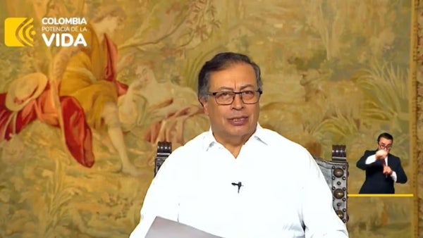 Petro pidió perdón a familias víctimas de feminicidios en Colombia