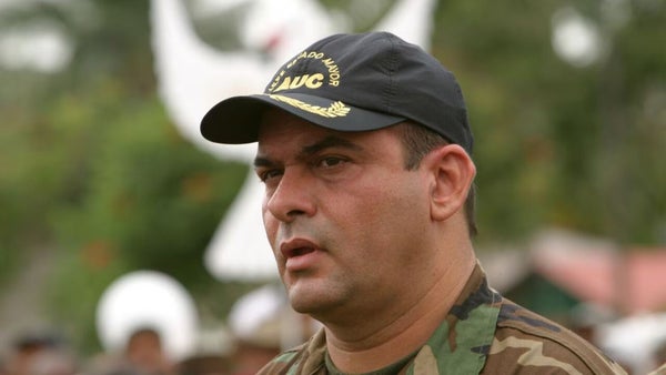 Petro pide a Mancuso reparación de víctimas como gestor de paz