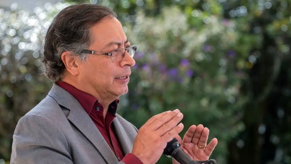 Petro arremete nuevamente contra los medios de comunicación nacionales Petro arremete nuevamente contra los medios de comunicación nacionales