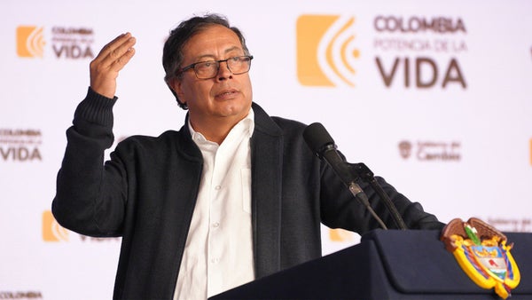 Petro buscará establecer con la nueva fiscal los "criterios comunes de política criminal" Petro buscará establecer con la nueva fiscal los "criterios comunes de política criminal"