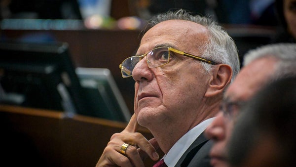 Mindefensa dice que no habrá recorte de presupuesto para combustible del Ejército Mindefensa dice que no habrá recorte de presupuesto para combustible del Ejército