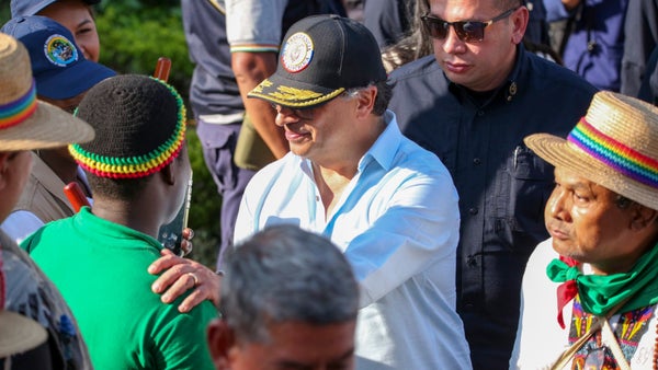 "Colombia debe ir a una Asamblea Nacional Constituyente": Petro