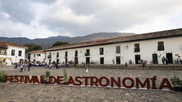 La luna y las estrellas son admiradas desde una Colombia sin contaminación lumínica