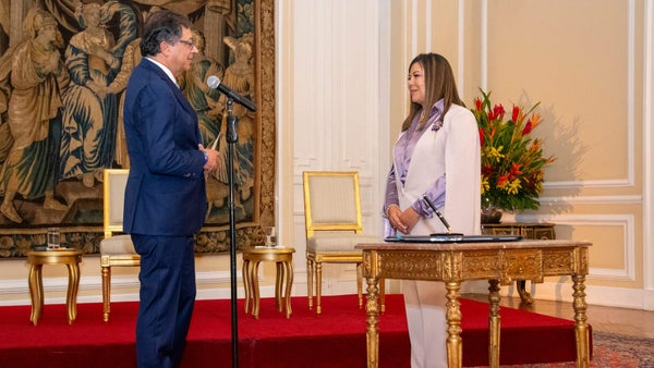 Luz Adriana Camargo asume como Fiscal General, segunda mujer en dirigir el ente acusador