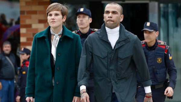 Dani Alves sale de la prisión de Brians 2 tras pagar la fianza de un millón de euros