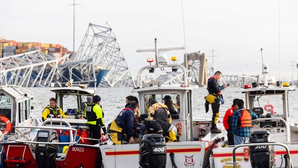 Tragedia en Baltimore: Bomberos buscan más de 20 personas