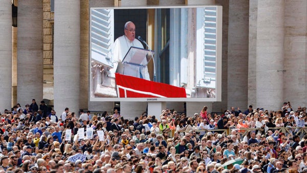 El papa pide el don de la paz en esta Semana Santa