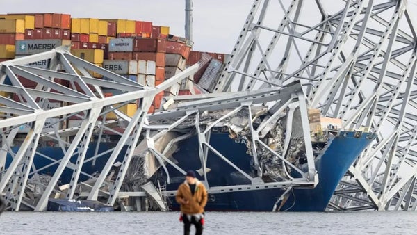 Buque que chocó contra un puente en Baltimore tiene 56 contenedores con material peligroso Buque que chocó contra un puente en Baltimore tiene 56 contenedores con material peligroso