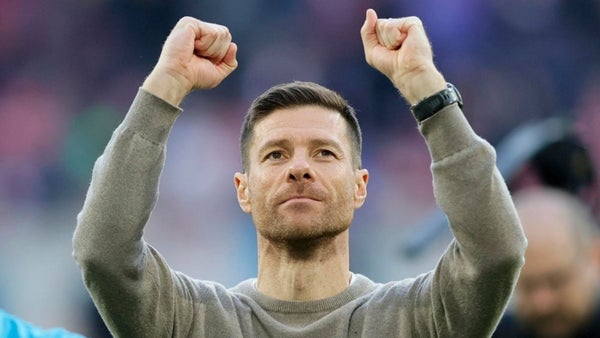 Xavi Alonso acaba con la novela y dice que seguirá en Leverkusen